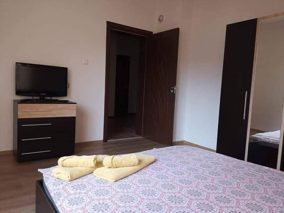 Guest House Ganovi Kalofer Bagian luar foto