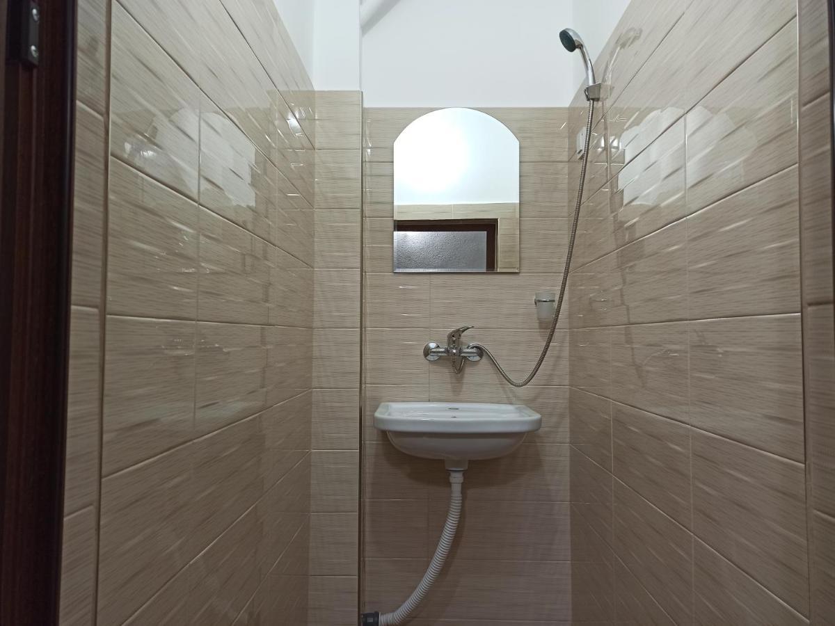 Guest House Ganovi Kalofer Bagian luar foto