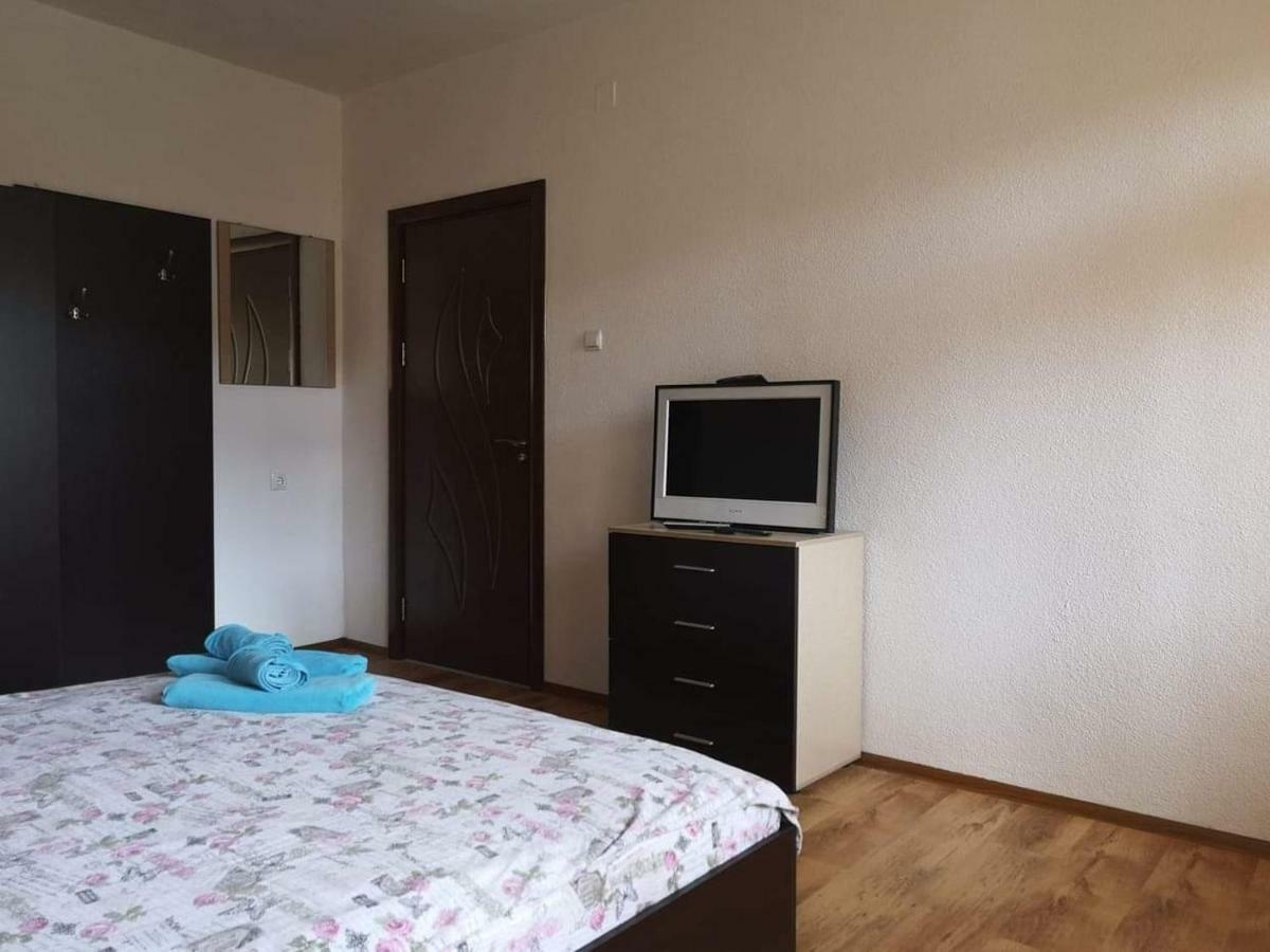 Guest House Ganovi Kalofer Bagian luar foto