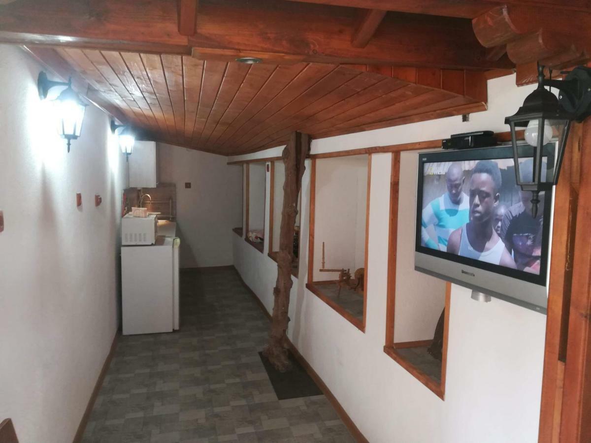 Guest House Ganovi Kalofer Bagian luar foto